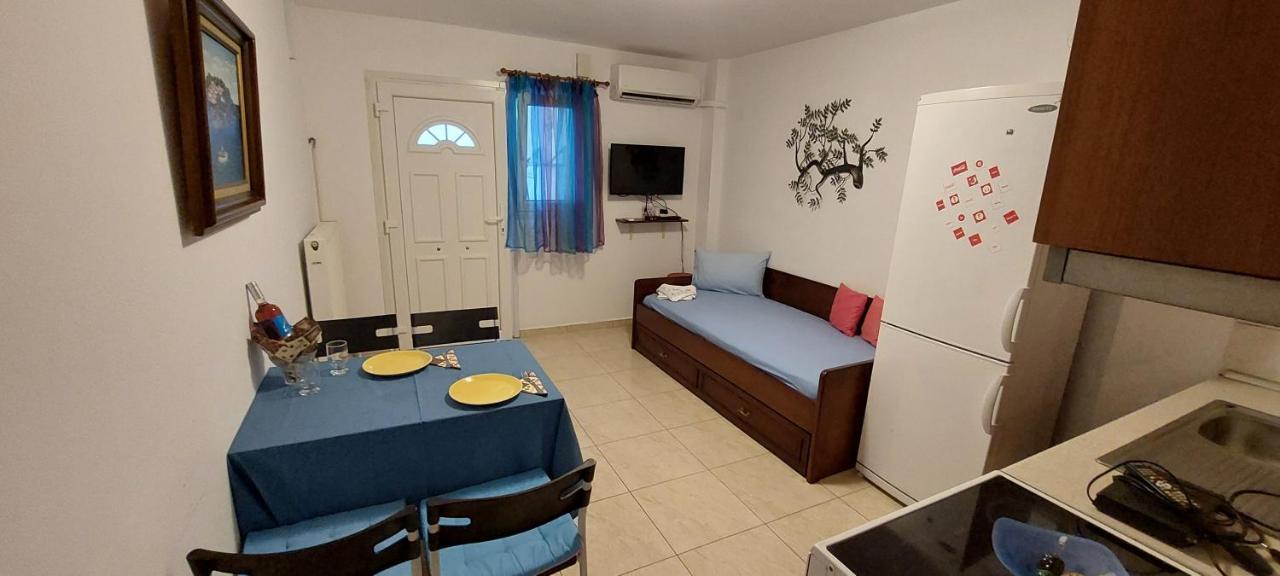 Anna Apartments Néa Péramos Eksteriør bilde